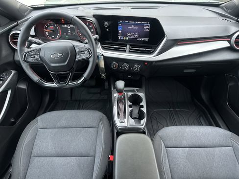 Certified 2024 Chevrolet Trax RS w/ Driver Confidence Package image 18