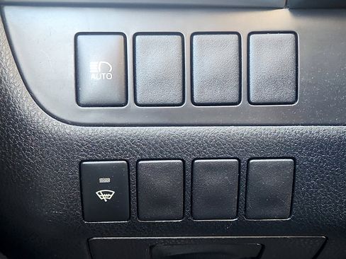 Used 2019 Toyota Highlander LE image 26