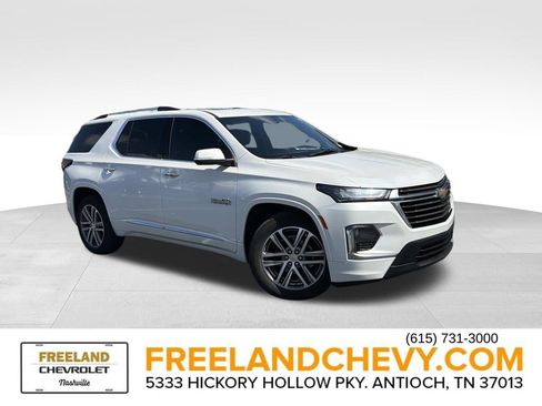 Used 2023 Chevrolet Traverse High Country FWD image 1