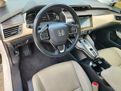 Used 2018 Honda Clarity Touring image 2