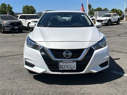 Used 2022 Nissan Versa SV FWD image 8