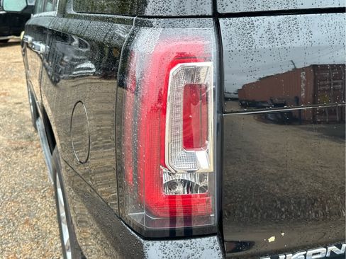 Used 2017 GMC Yukon Denali w/ Open Road Package image 16