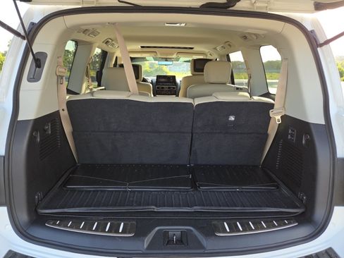 Used 2022 Nissan Armada Platinum w/ Captain's Chairs Package RWD image 23