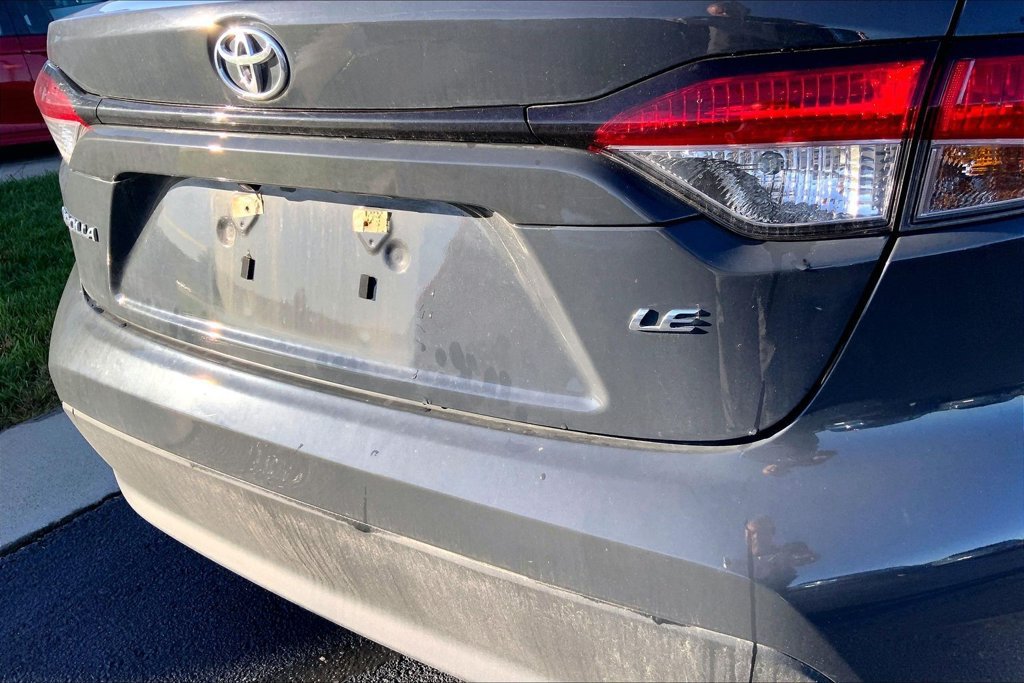 Used 2026 Toyota Corolla LE FWD image 4