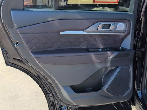 Used 2025 Ford Explorer Platinum w/ LUX Leather Package image 27