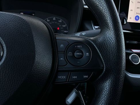 Used 2025 Toyota Corolla LE image 29