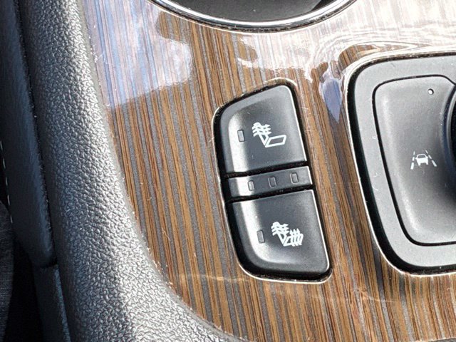 Used 2023 GMC Acadia SLE w/ Driver Convenience Package AWD/4WD image 17