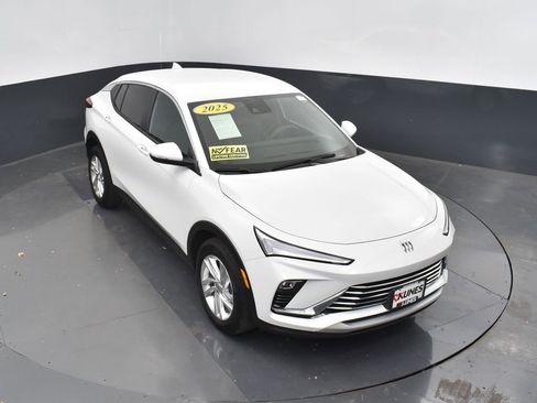 Used 2025 Buick Envista Preferred image 31