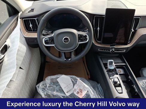 New 2026 Volvo XC60 B5 Ultra w/ Protection Package Premier AWD/4WD image 8