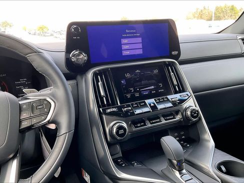 New 2026 Lexus LX 700h Luxury image 9