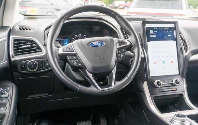 Used 2024 Ford Edge SEL AWD/4WD image 13