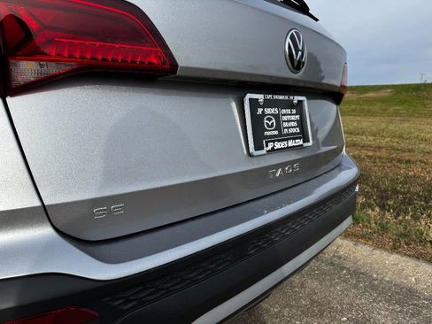 Used 2024 Volkswagen Taos SE image 7