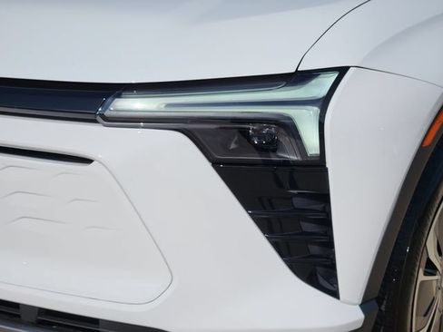 Used 2025 Chevrolet Blazer EV LT FWD image 17