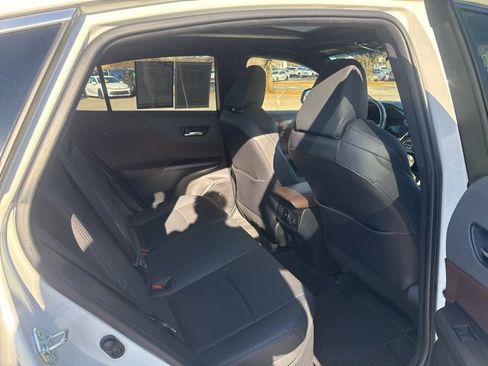 Used 2021 Toyota Venza Limited w/ Advanced Technology Package image 17