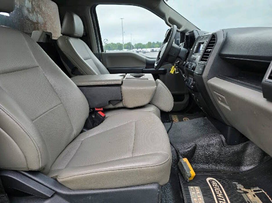 Used 2022 Ford F550 4x4 Regular Cab Super Duty image 17