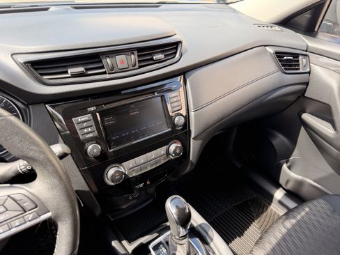 Used 2019 Nissan Rogue S w/ Special Edition Package AWD/4WD image 18
