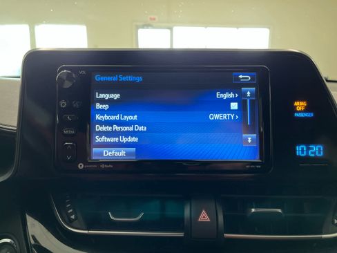 Used 2018 Toyota C-HR XLE image 31