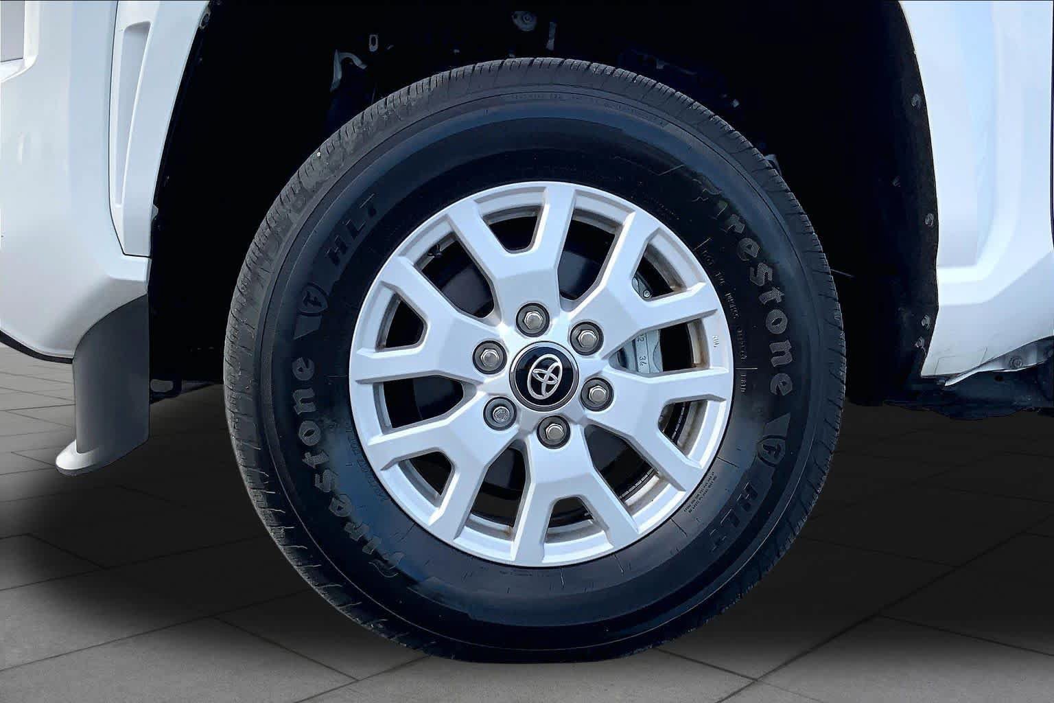 Certified 2026 Toyota Tacoma SR5 w/ SR5 Upgrade Package AWD/4WD image 11