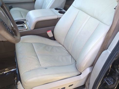 Used 2017 Lincoln Navigator L Select image 17