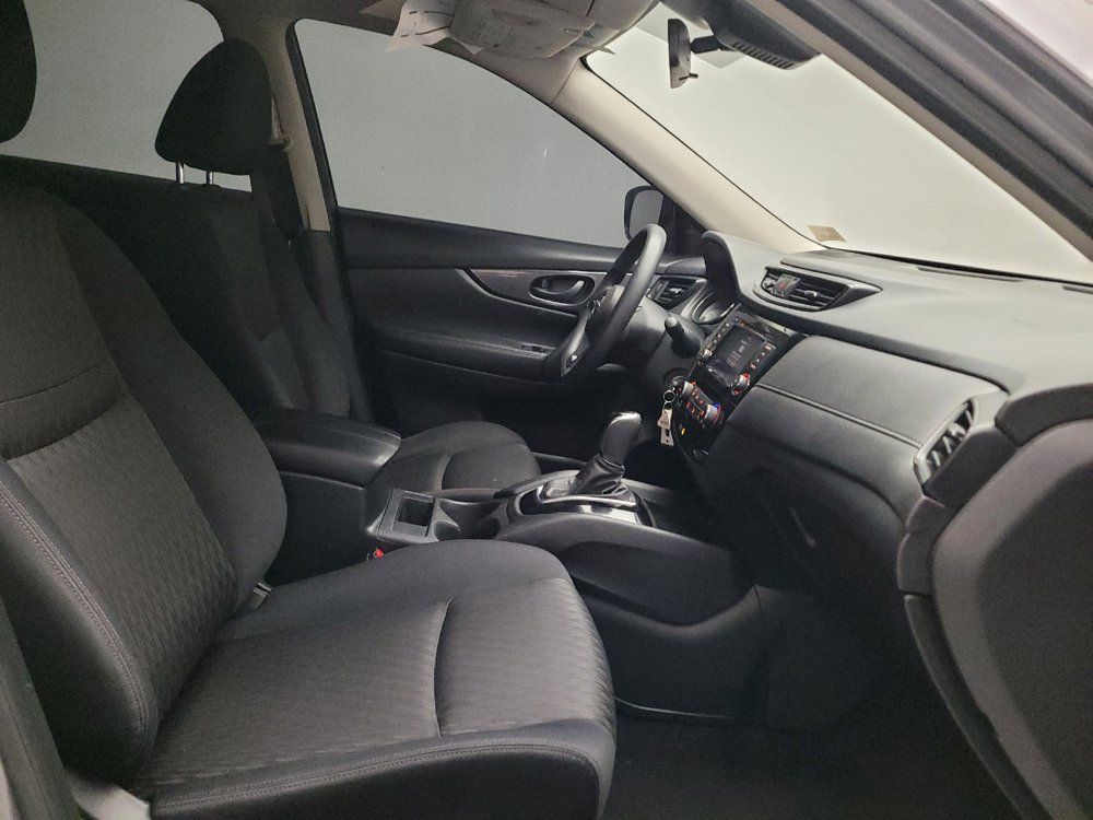 Used 2020 Nissan Rogue S FWD image 21