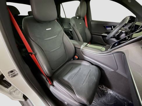 Used 2025 Mercedes-Benz GLC 43 AMG 4MATIC image 28