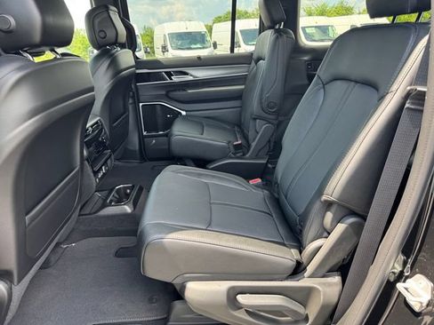 New 2026 Jeep Grand Wagoneer Limited AWD/4WD image 23