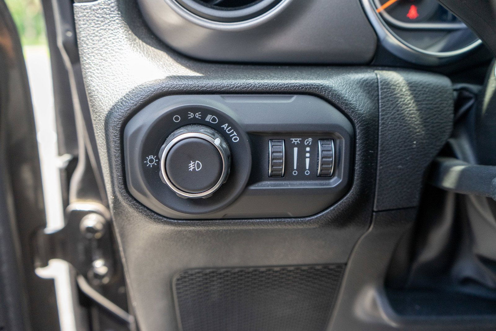Used 2022 Jeep Wrangler Sport AWD/4WD image 15