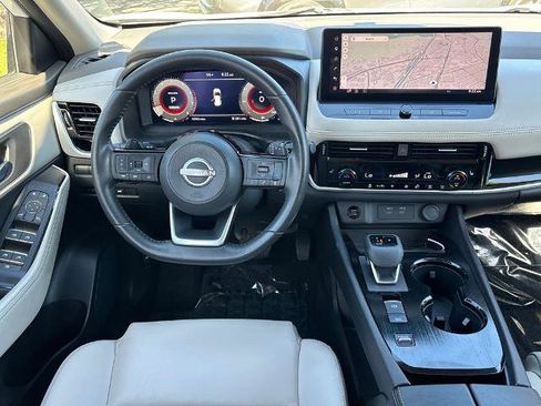 Certified 2024 Nissan Rogue SL FWD image 23