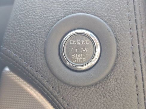 Used 2013 Lincoln MKX FWD image 25