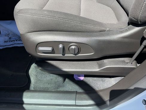 Used 2023 Chevrolet Traverse LT image 18