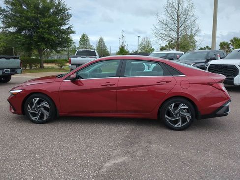 Used 2024 Hyundai Elantra Limited image 3