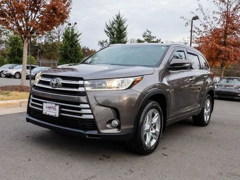 Used 2017 Toyota Highlander Limited image 12