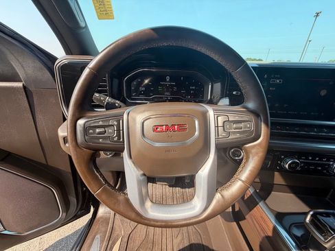 Used 2023 GMC Sierra 1500 SLT w/ SLT Premium Plus Package AWD/4WD image 29