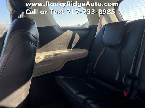 Used 2024 Kia Carnival LX image 30