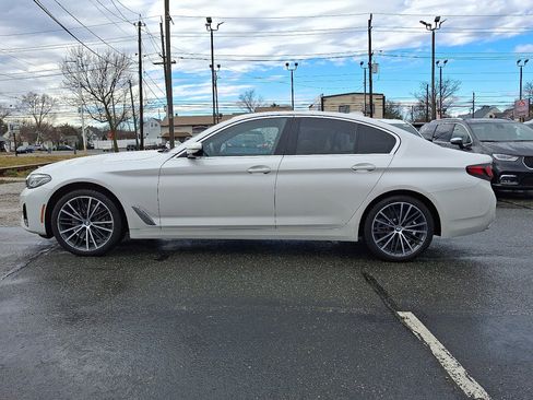 Used 2023 BMW 540i xDrive w/ Premium Package image 2