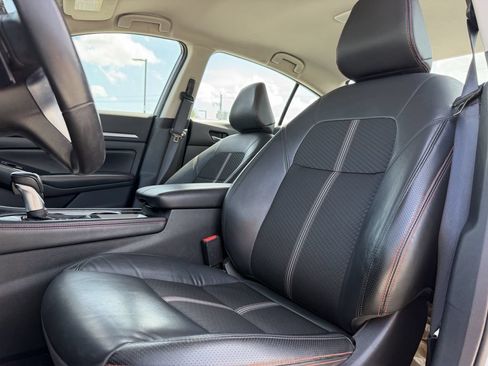 Used 2024 Nissan Altima 2.5 SR FWD image 12