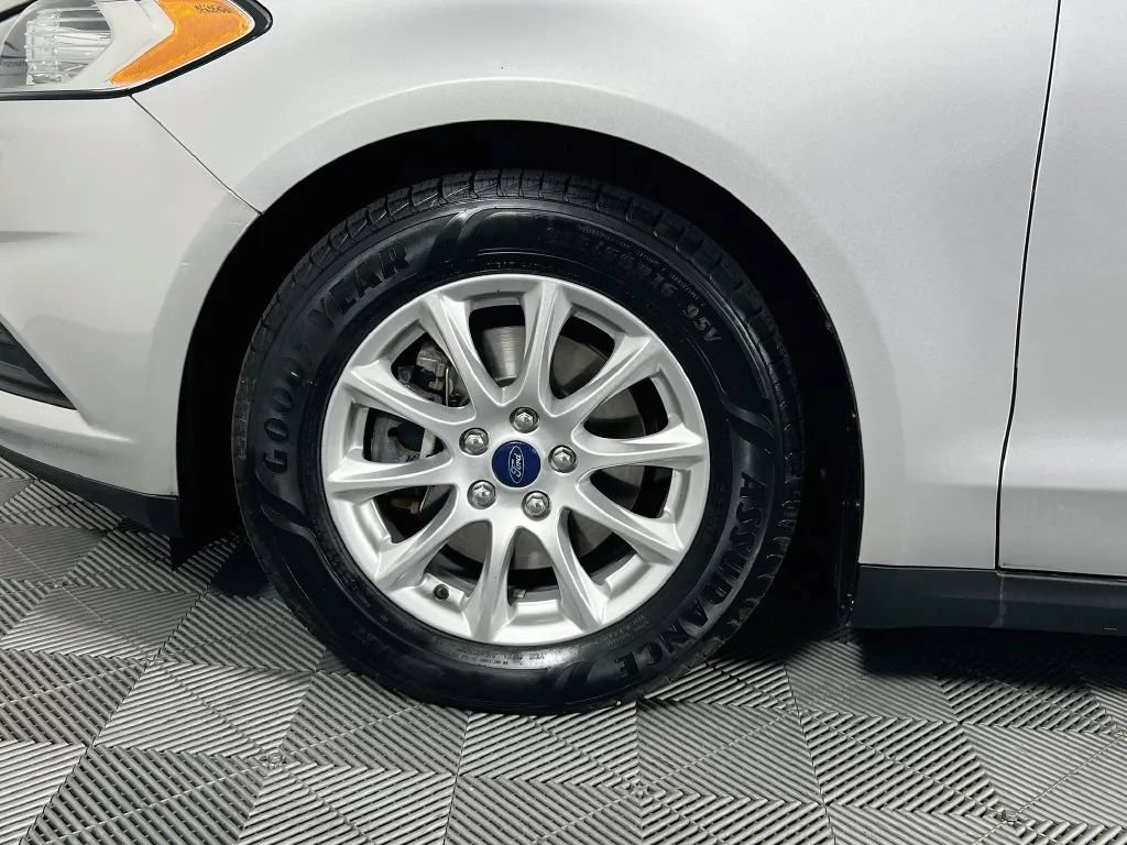 Used 2016 Ford Fusion S FWD image 29
