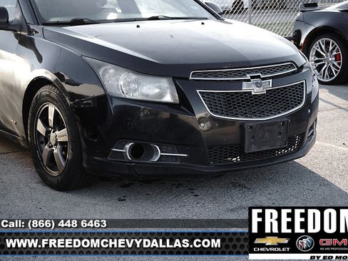 Used 2014 Chevrolet Cruze LT w/ RS Package image 10