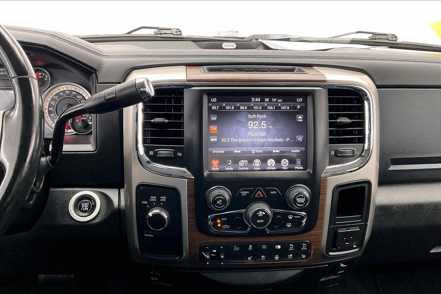Used 2016 RAM 2500 Laramie AWD/4WD image 5