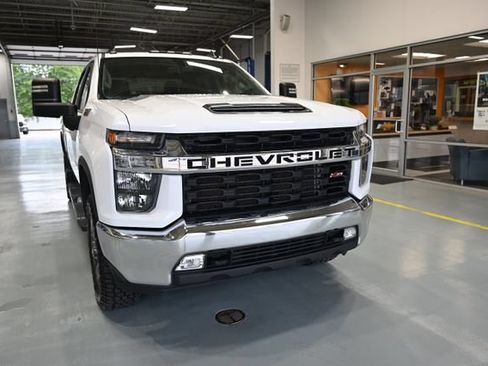 Used 2022 Chevrolet Silverado 2500 LT w/ Convenience Package AWD/4WD image 3
