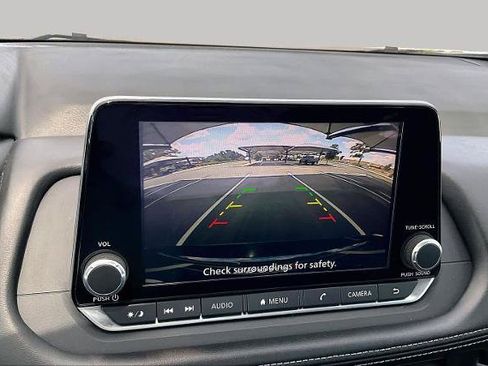 Certified 2025 Nissan Rogue SV FWD image 26