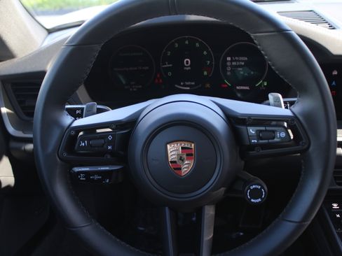 New 2026 Porsche 911 Carrera image 17