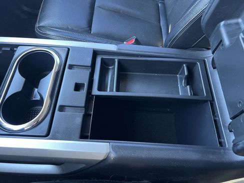 Used 2018 Nissan Titan SL w/ Chrome Package image 26