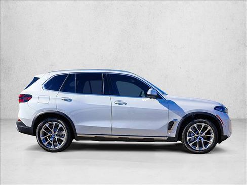 New 2026 BMW X5 xDrive50e w/ Executive Package AWD/4WD image 4