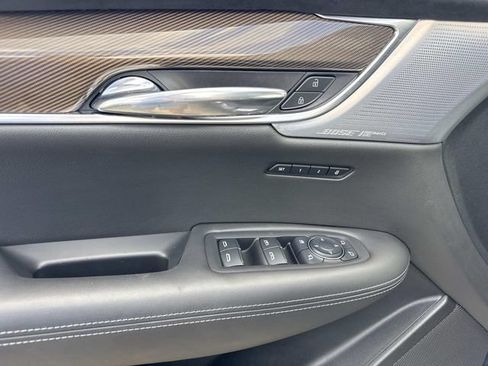 Used 2024 Cadillac XT6 Sport w/ LPO, Onyx Lite Package AWD/4WD image 20