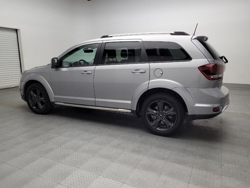 Used 2020 Dodge Journey Crossroad image 3