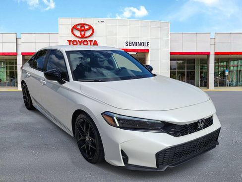 Used 2025 Honda Civic Sport image 2