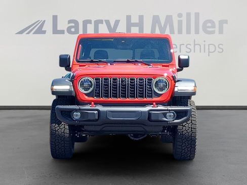 New 2025 Jeep Gladiator Rubicon w/ Convenience Group image 8