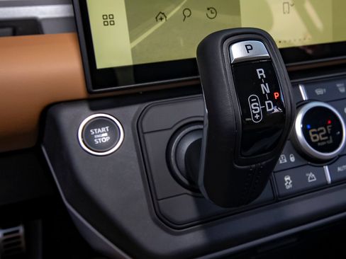 New 2026 Land Rover Defender 110 X AWD/4WD image 28