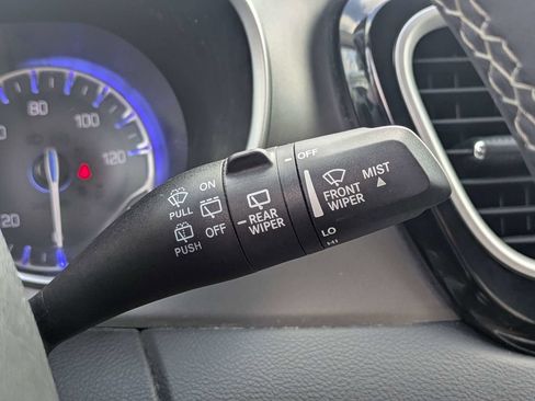 Used 2023 Chrysler Pacifica Touring-L FWD image 28
